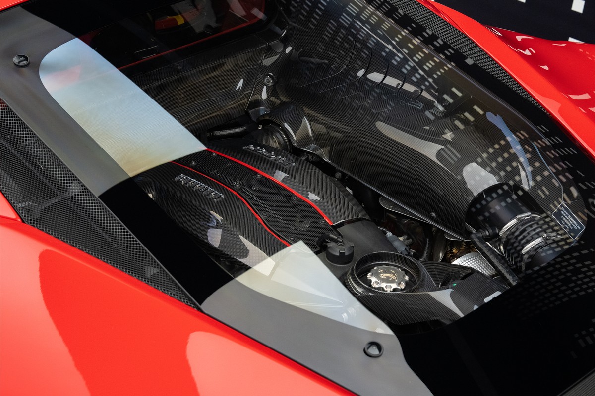 Used 2019 Ferrari 488 Pista — Red for Sale in Dubai — gallery photograph 7
