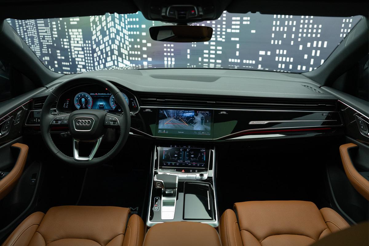 Used 2025 Audi Q8 55 TFSI quattro S line — Grey for Sale in Dubai — gallery photograph 9