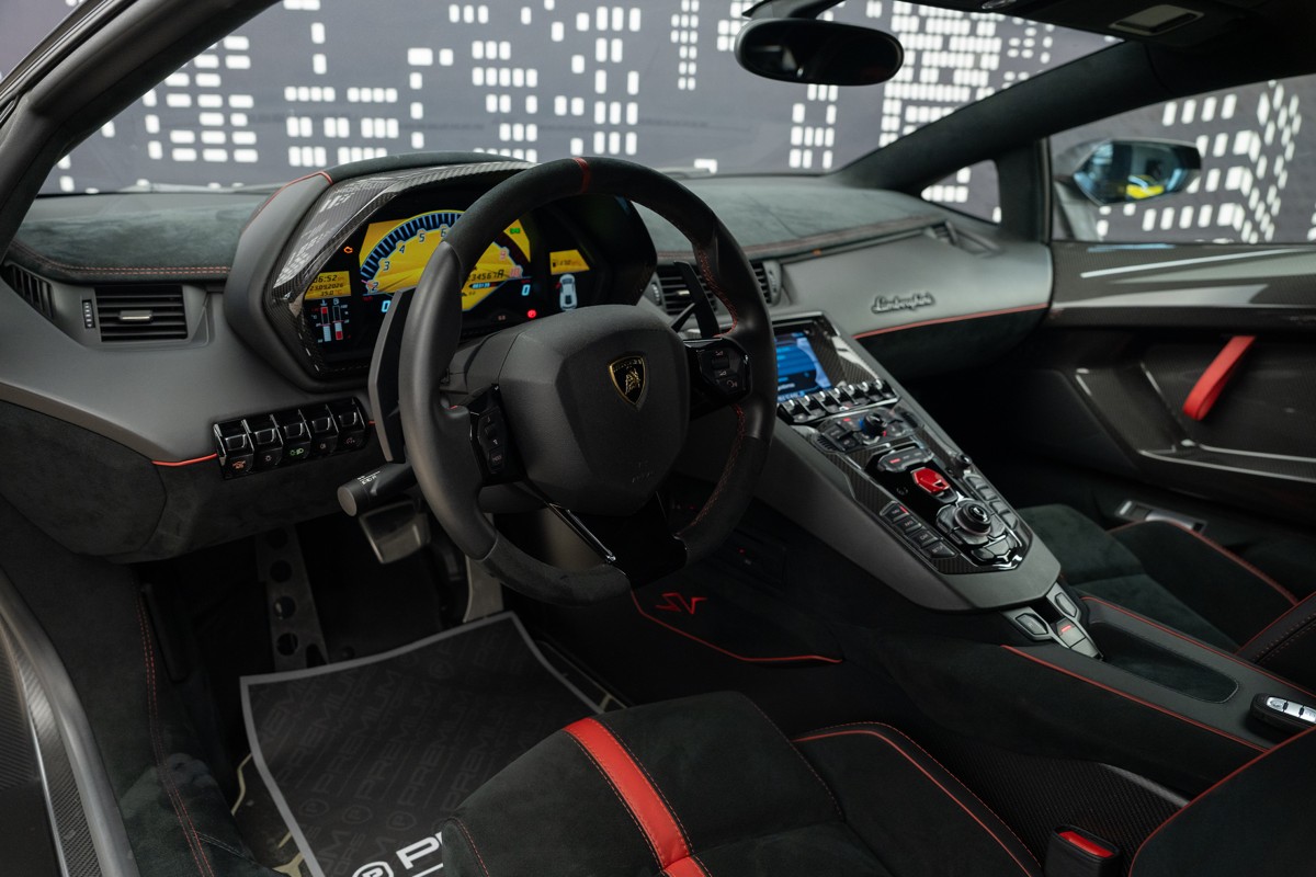 Used 2017 Lamborghini Aventador SV LP 750-4 — Black for Sale in Dubai — gallery photograph 13