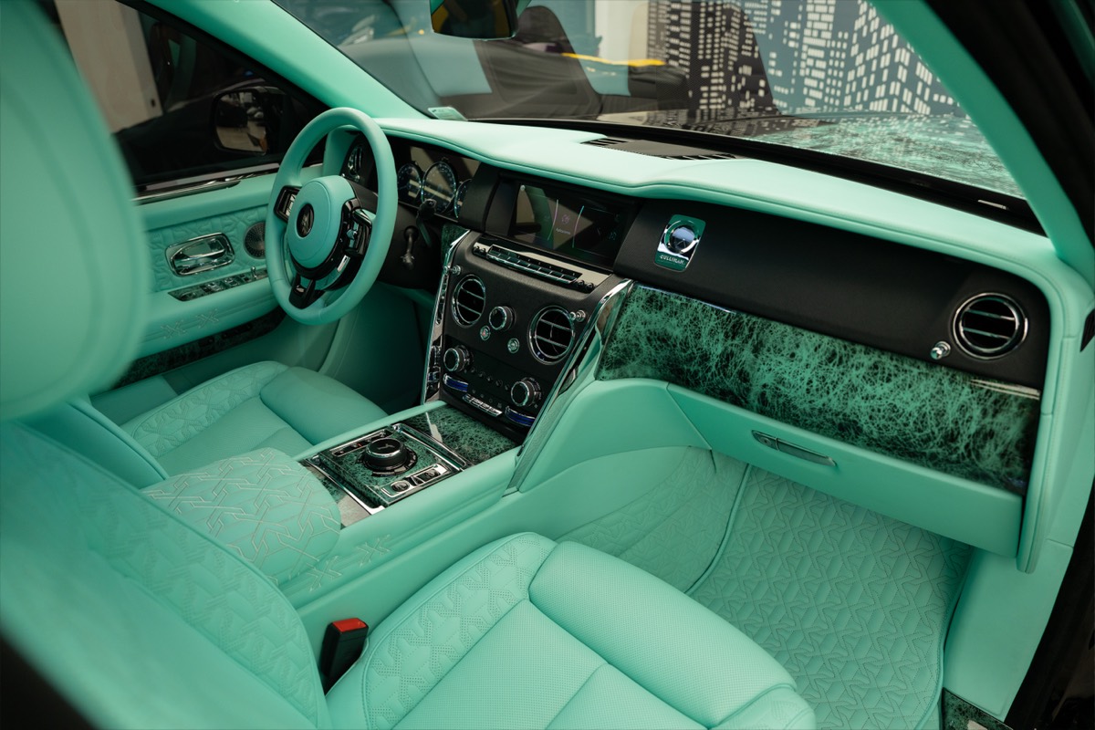 Used 2024 Rolls-Royce Cullinan — Onyx Special Order — Black for Sale in Dubai — gallery photograph 6
