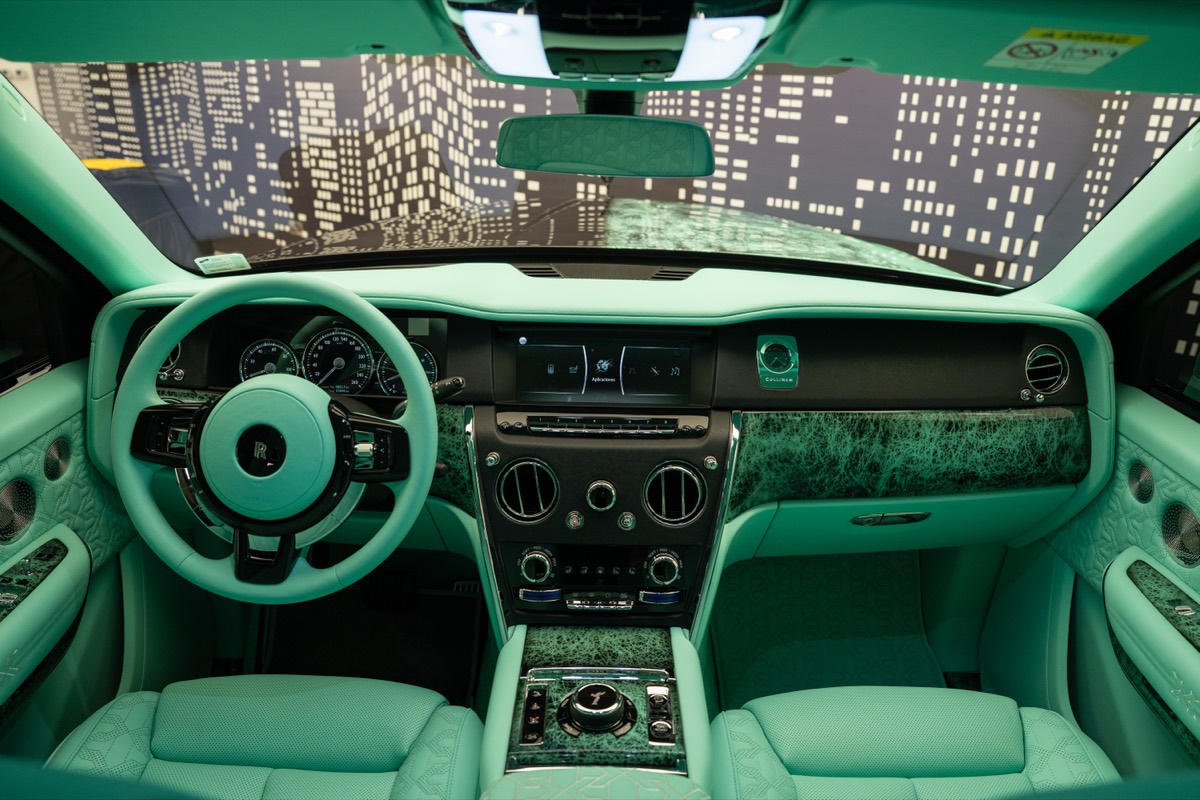 Used 2024 Rolls-Royce Cullinan — Onyx Special Order — Black for Sale in Dubai — gallery photograph 7