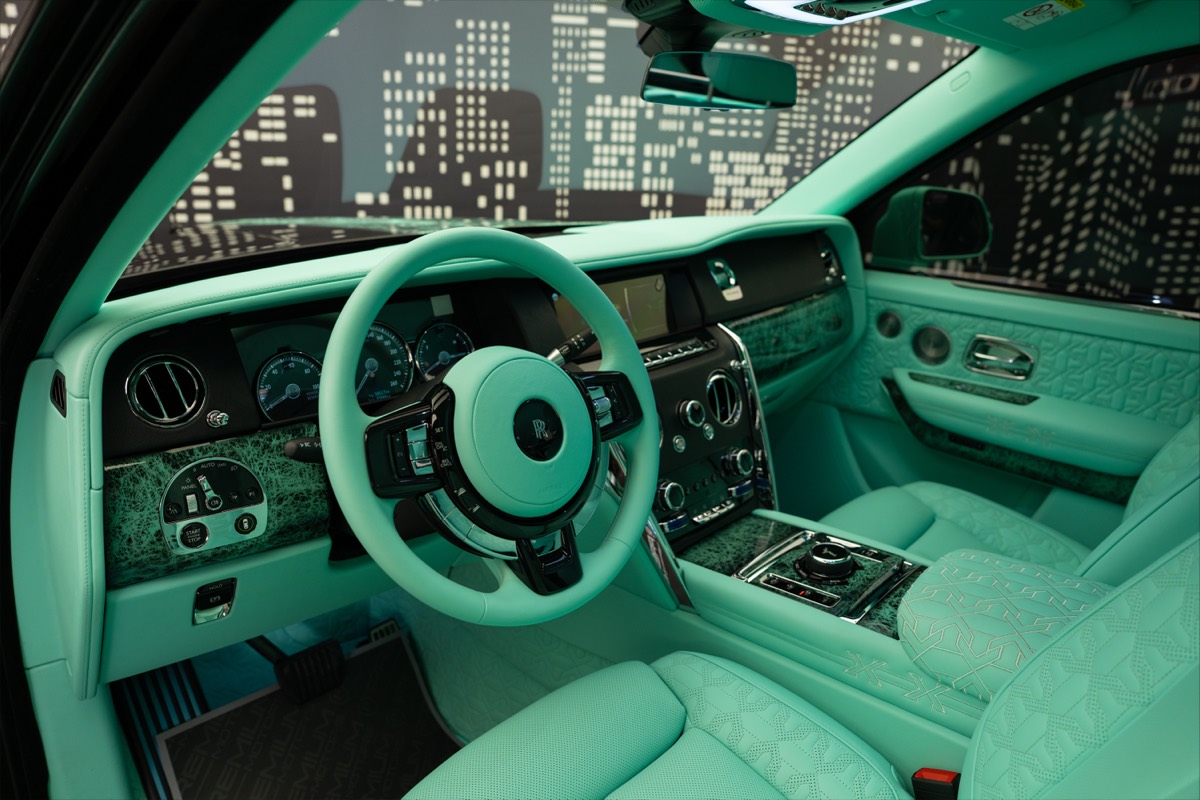 Used 2024 Rolls-Royce Cullinan — Onyx Special Order — Black for Sale in Dubai — gallery photograph 8
