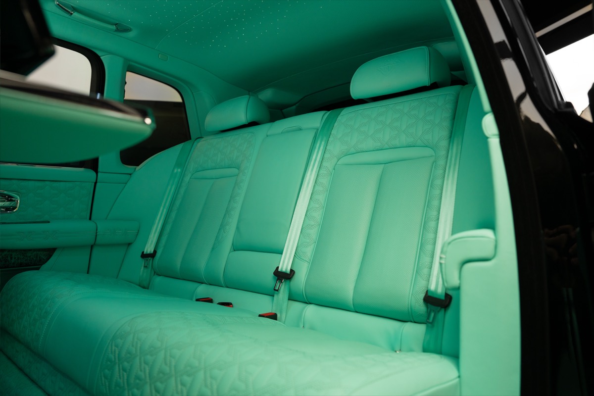 Used 2024 Rolls-Royce Cullinan — Onyx Special Order — Black for Sale in Dubai — gallery photograph 10