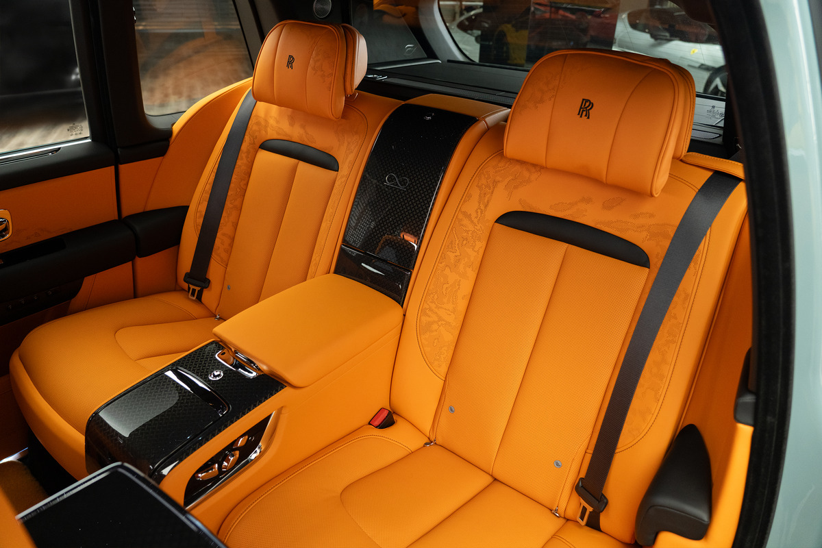 2026 Rolls-Royce Cullinan Black Badge — Blue for Sale in Dubai — gallery photograph 11