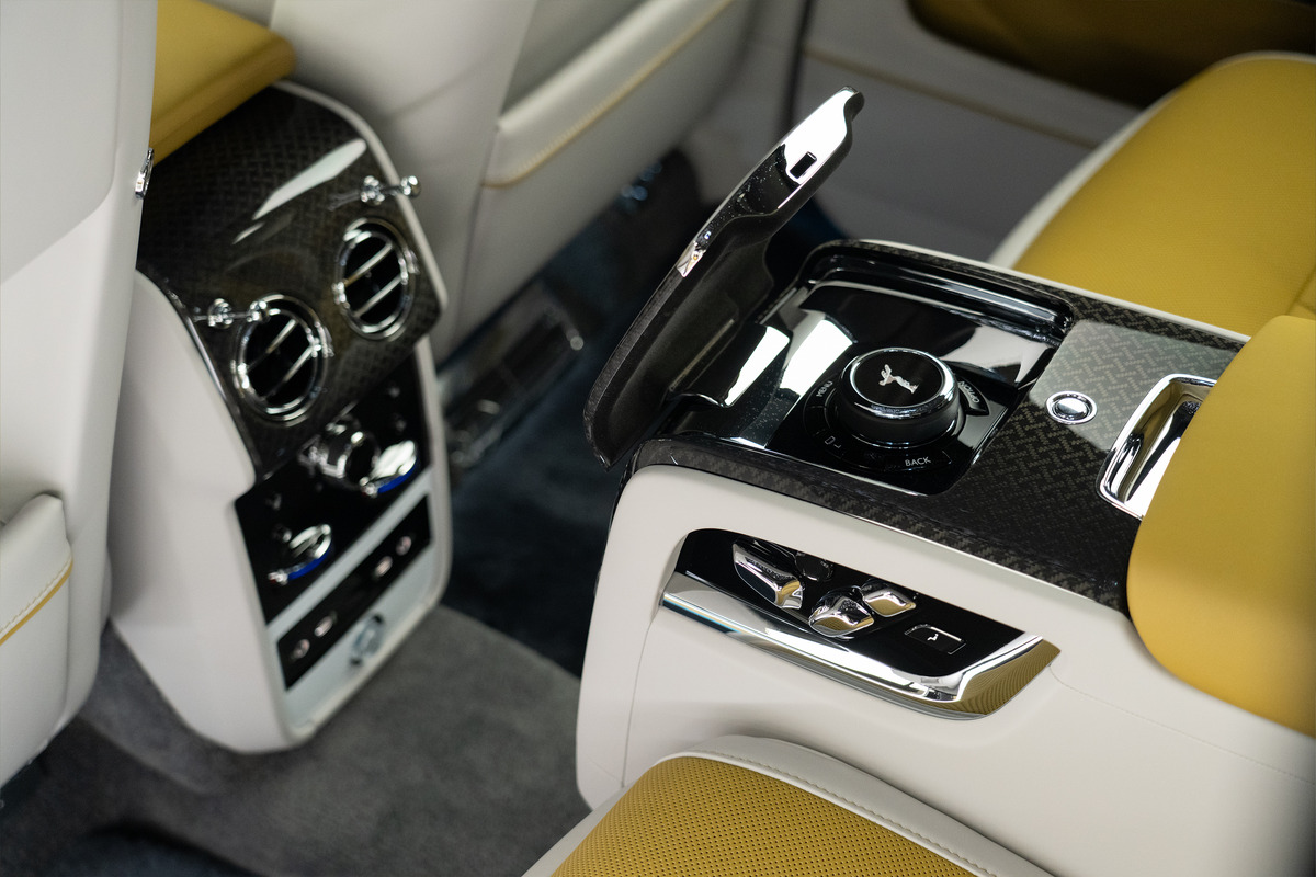 2026 Rolls-Royce Cullinan Black Badge — Emperador Truffle for Sale in Dubai — gallery photograph 13