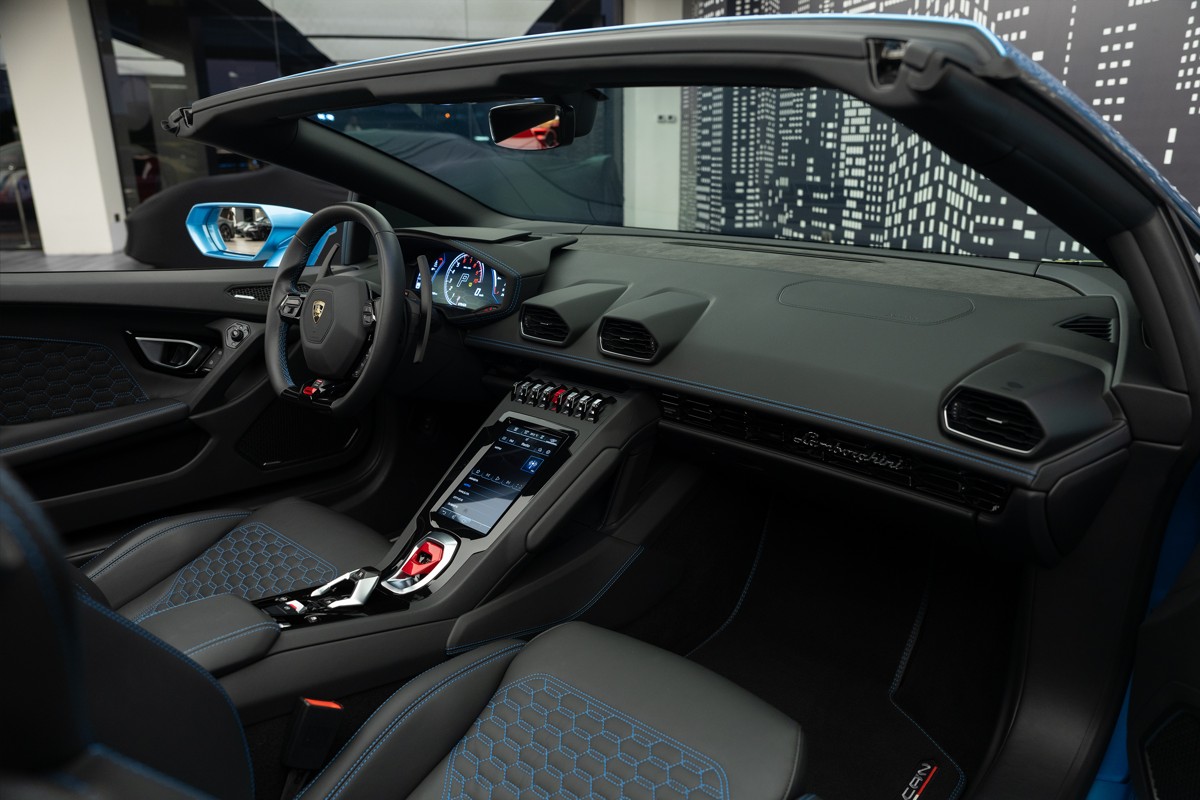 Used 2024 Lamborghini Huracán EVO Spyder — Blue for Sale in Dubai — gallery photograph 10