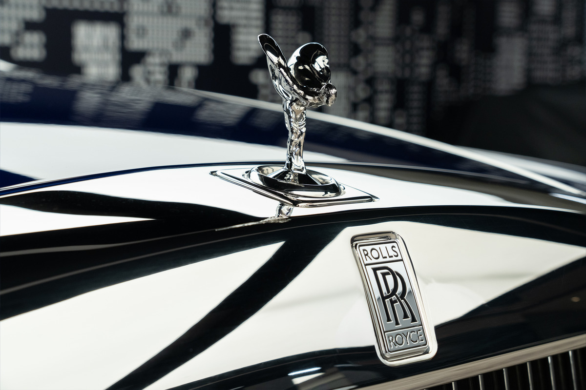 Used 2019 Rolls-Royce Phantom — Blue for Sale in Dubai — gallery photograph 7