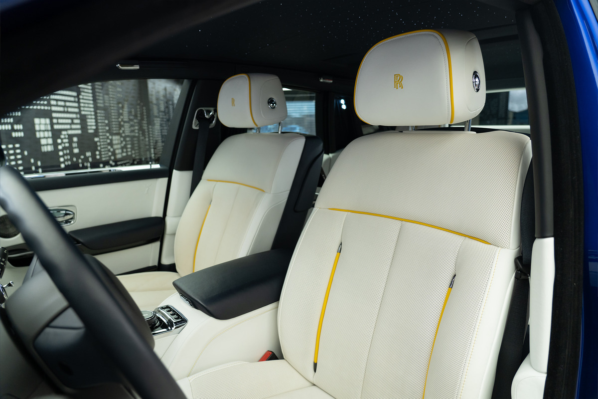 Used 2019 Rolls-Royce Phantom — Blue for Sale in Dubai — gallery photograph 10