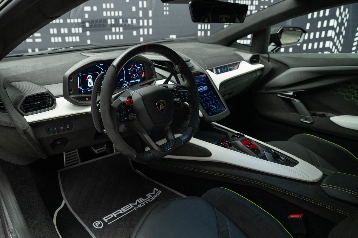 Used 2024 Lamborghini Revuelto — Green for Sale in Dubai — gallery photograph 13