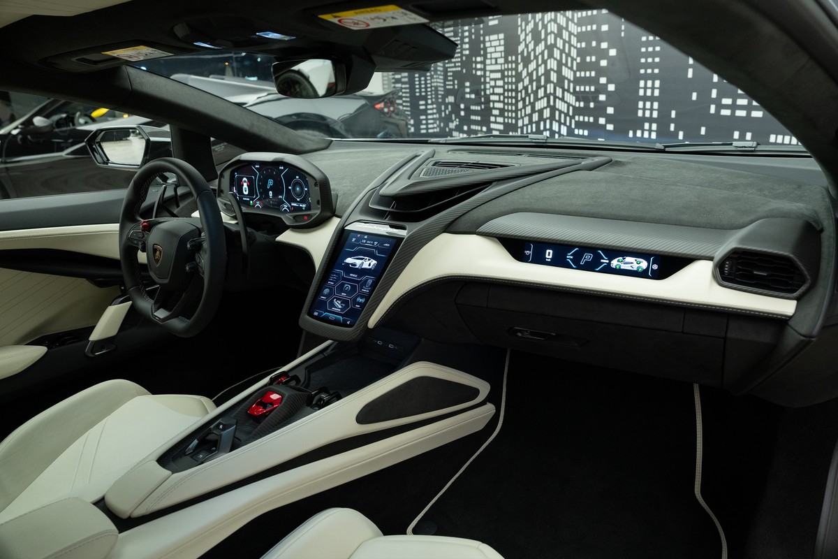 2026 Lamborghini Revuelto — Grey for Sale in Dubai — gallery photograph 10