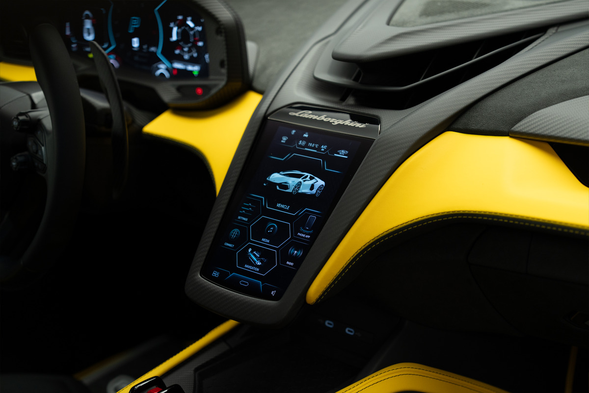 Used 2024 Lamborghini Revuelto — Yellow for Sale in Dubai — gallery photograph 13