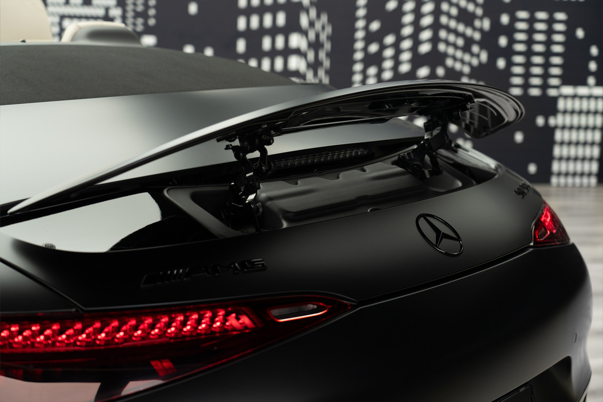 Used 2022 Mercedes-AMG SL 55 4MATIC+ — Black for Sale in Dubai — gallery photograph 8