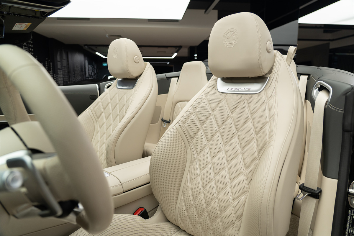 Used 2022 Mercedes-AMG SL 55 4MATIC+ — Black for Sale in Dubai — gallery photograph 11