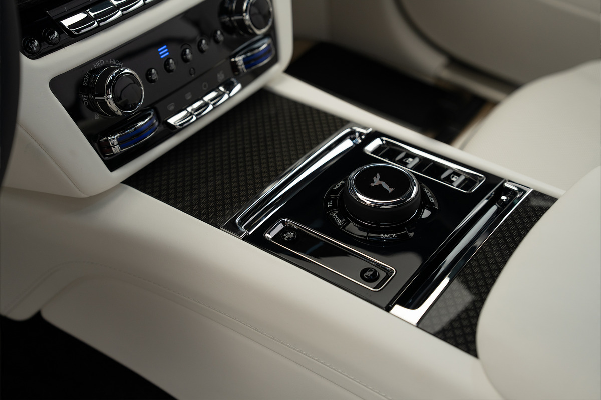 2026 Rolls-Royce Spectre Black Badge — Black for Sale in Dubai — gallery photograph 12